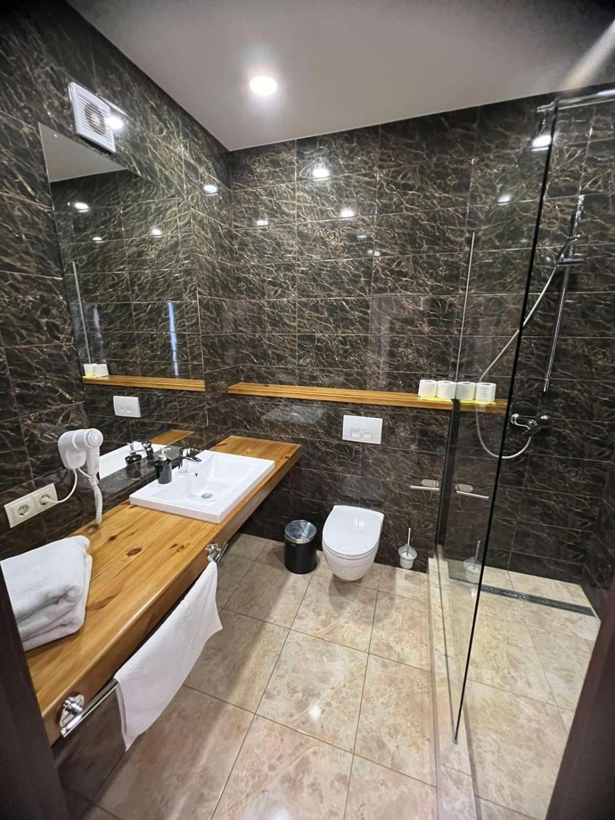 Гетьман Готель & Spa Chortkiv Luaran gambar
