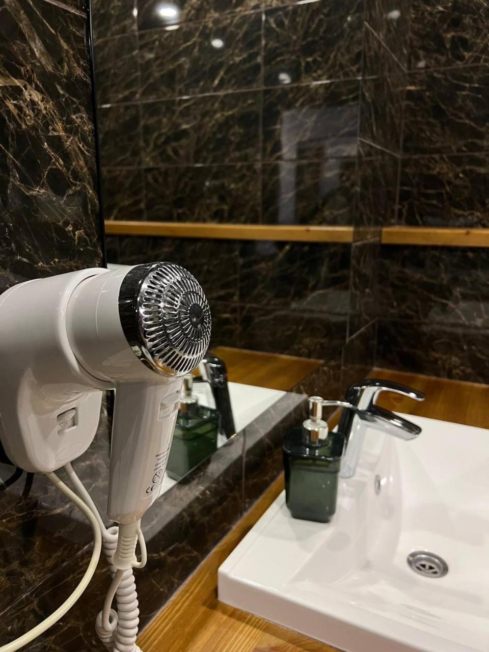 Гетьман Готель & Spa Chortkiv Luaran gambar