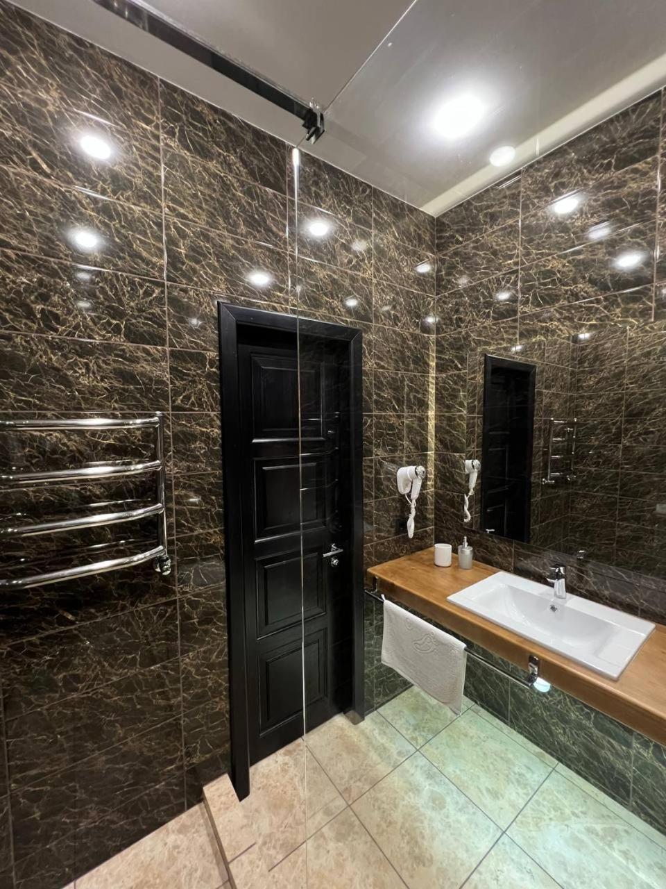 Гетьман Готель & Spa Chortkiv Luaran gambar